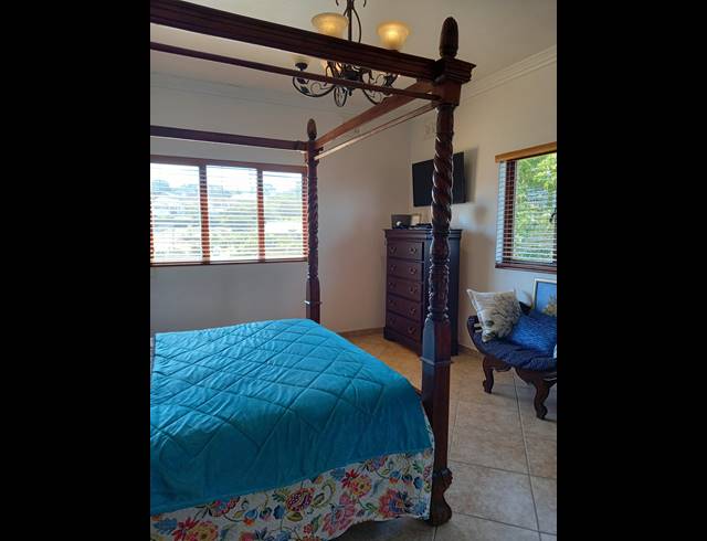 9 BEDROOM HOUSE FOR SALE IN UMTENTWENI
